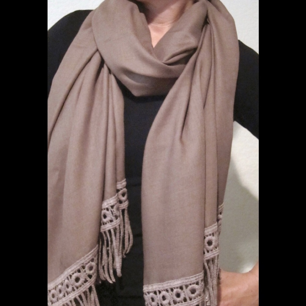 Wool and silk Italian macrame fringe stole